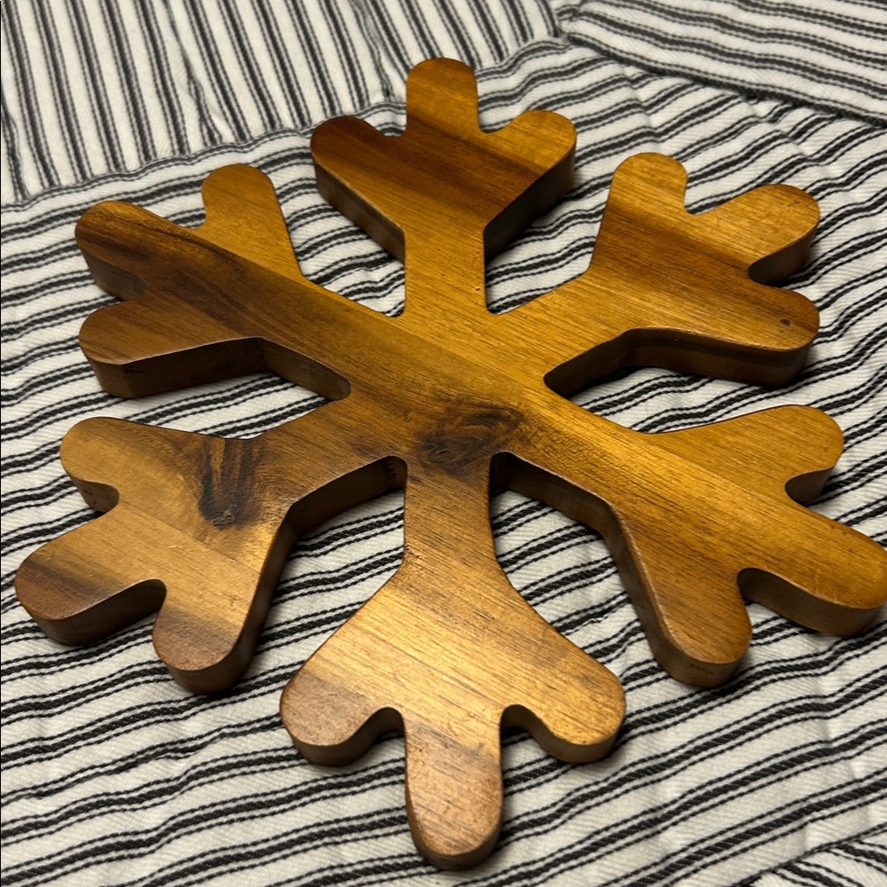 Wooden Snowflake Trivet